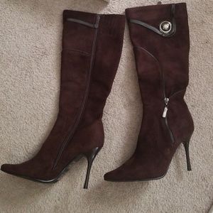 Suede brown heeled boots